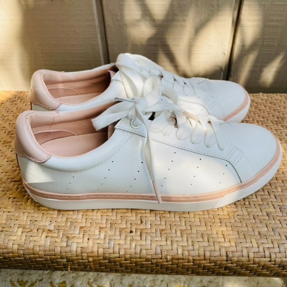 J. Crew Shoes - NEW J Crew Saturday Pink Trimmed Sneakers L6711